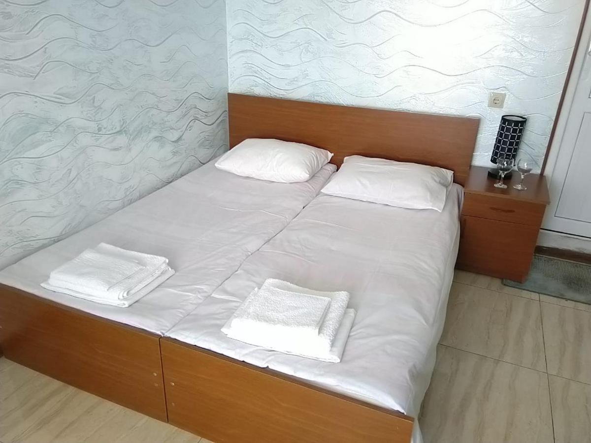Geno Guest House ควาเรียที ภายนอก รูปภาพ