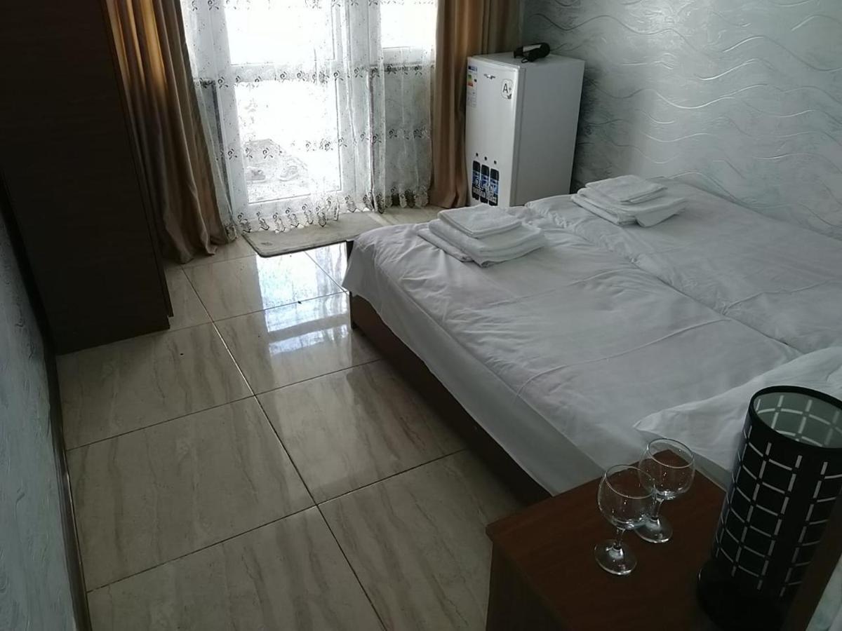 Geno Guest House ควาเรียที ภายนอก รูปภาพ