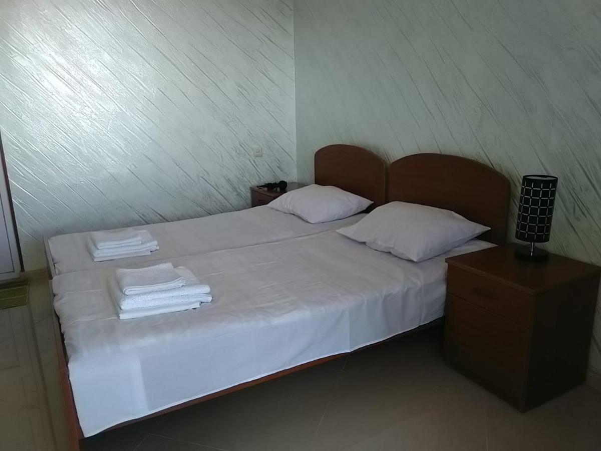Geno Guest House ควาเรียที ภายนอก รูปภาพ