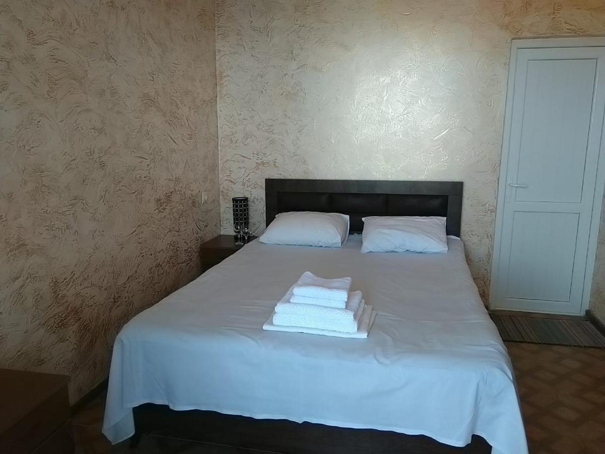 Geno Guest House ควาเรียที ห้อง รูปภาพ